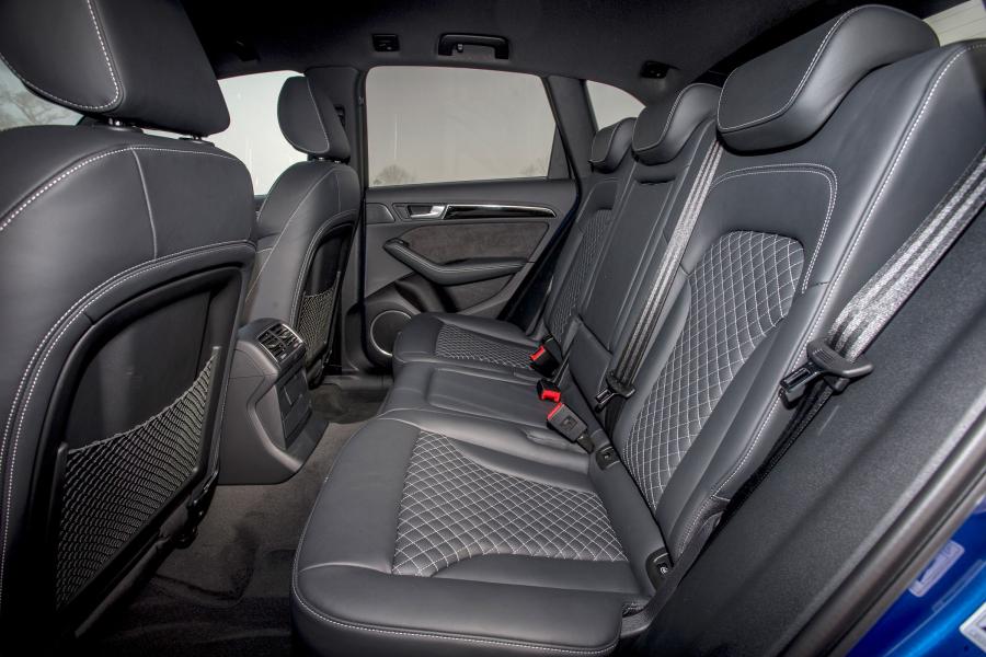 Интерьер Audi SQ5 TDI Plus (8R) 2016 года  (UK) (фото 14 из 16)